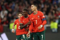 足球直播在线观看-葡萄牙翻盘荷兰，苏亚雷斯统治全场的简单介绍